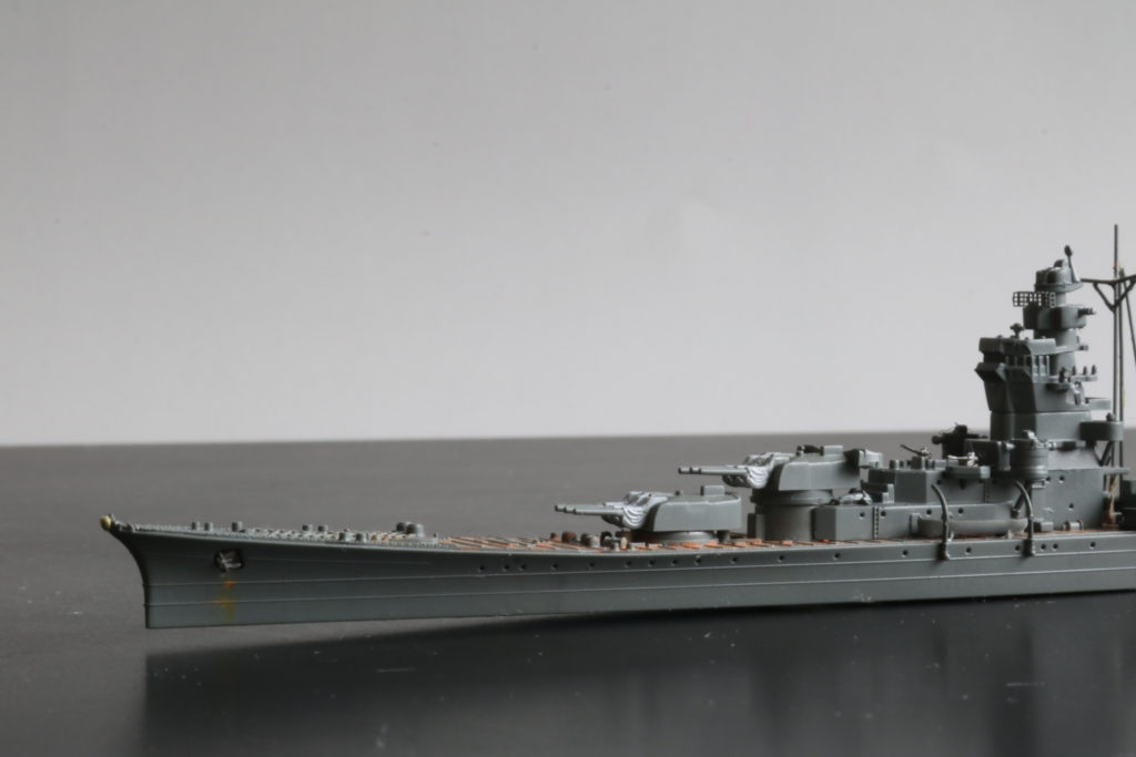 1/700艦艇模型（ウオーターライン）が反った状態