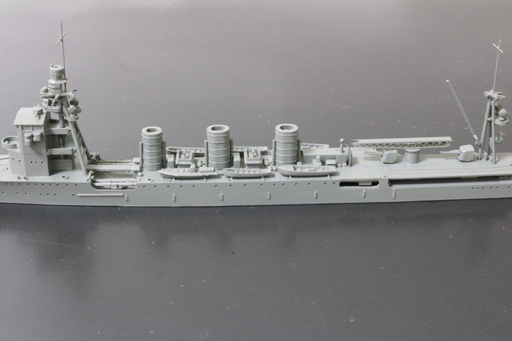 タミヤ　TAMIYA
軽巡洋艦　名取　
Light Cruiser Natori
全体をスプレーで塗装した状態
