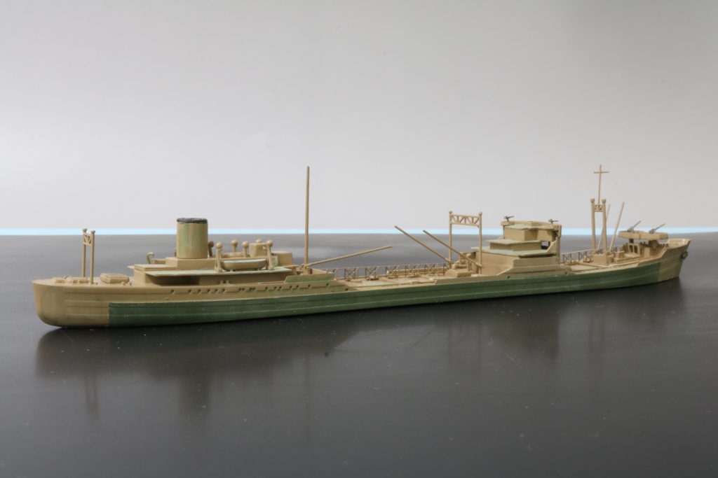 特設給油艦 音羽山丸
Converted Merchant  Tanker Otowasan maru
1/700
フジミ模型
Fujimi Mokei