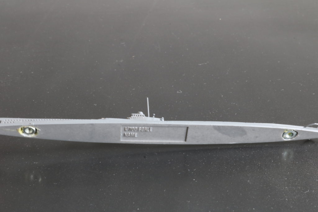 1/700艦艇模型（ウオーターライン）での反り矯正方法の解説。小型艦の場合