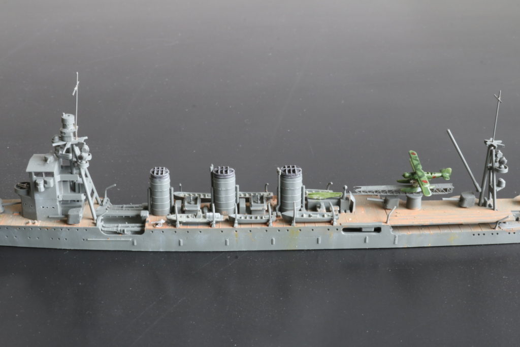 タミヤ　TAMIYA
軽巡洋艦　名取　
Light Cruiser Natori
ボートダビット、煙突上部を接着した状態