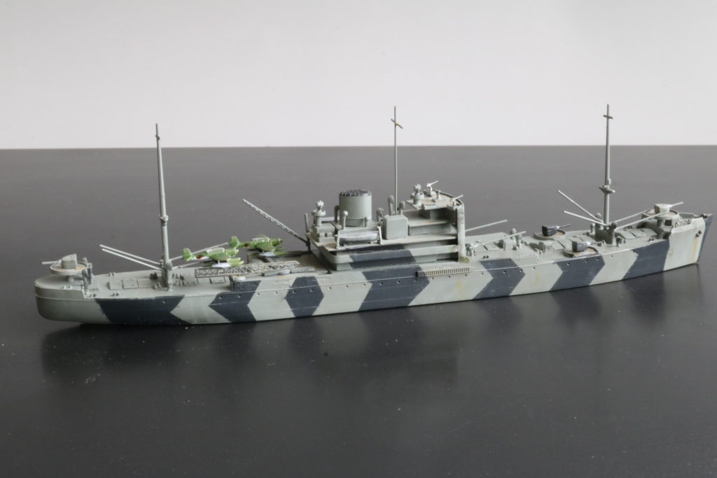 特設巡洋艦 粟田丸
Converted Merchant Cruiser  Awata maru
1/700
ピットロード
PIT-ROAD