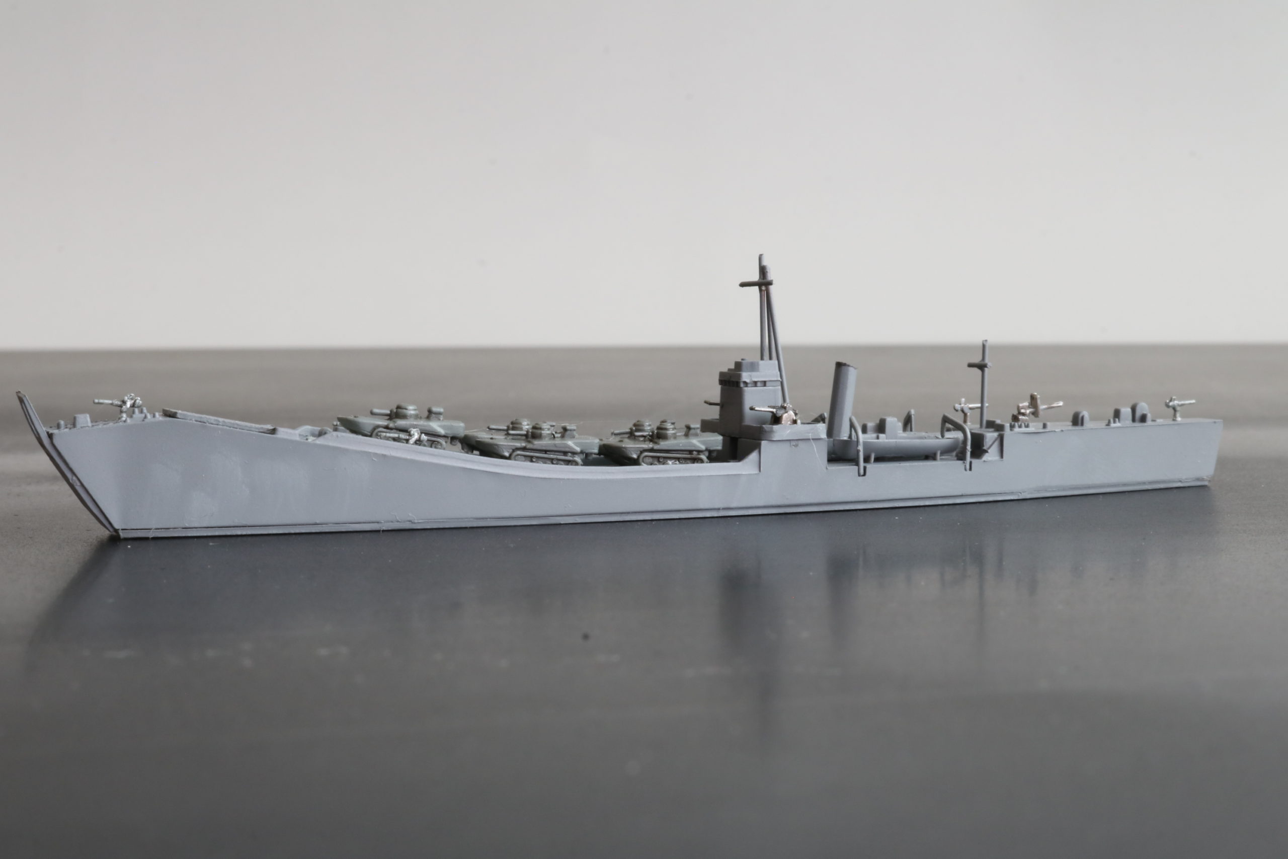 二等輸送艦 103号型 （1944） 2nd Class Landing ship（Type103） 1/700 タミヤ TAMIYA