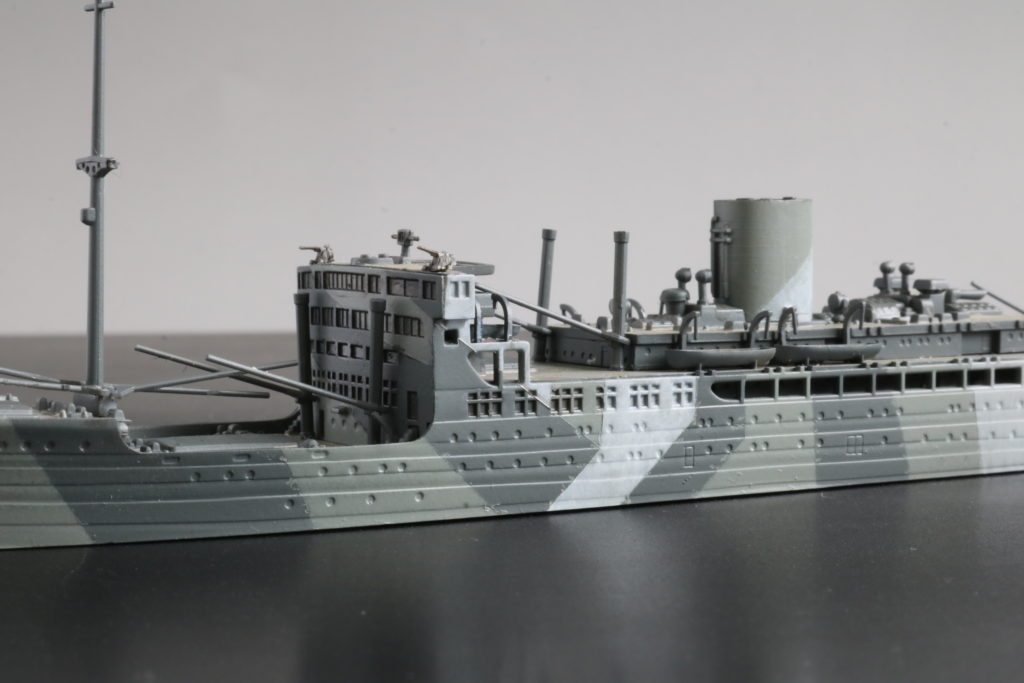1/700艦艇模型の写真撮影レフ板使用時
特設潜水母艦 平安丸 
Converted Merchant Submarine Tender Heian maru
1/700
ハセガワ
Hasegawa
