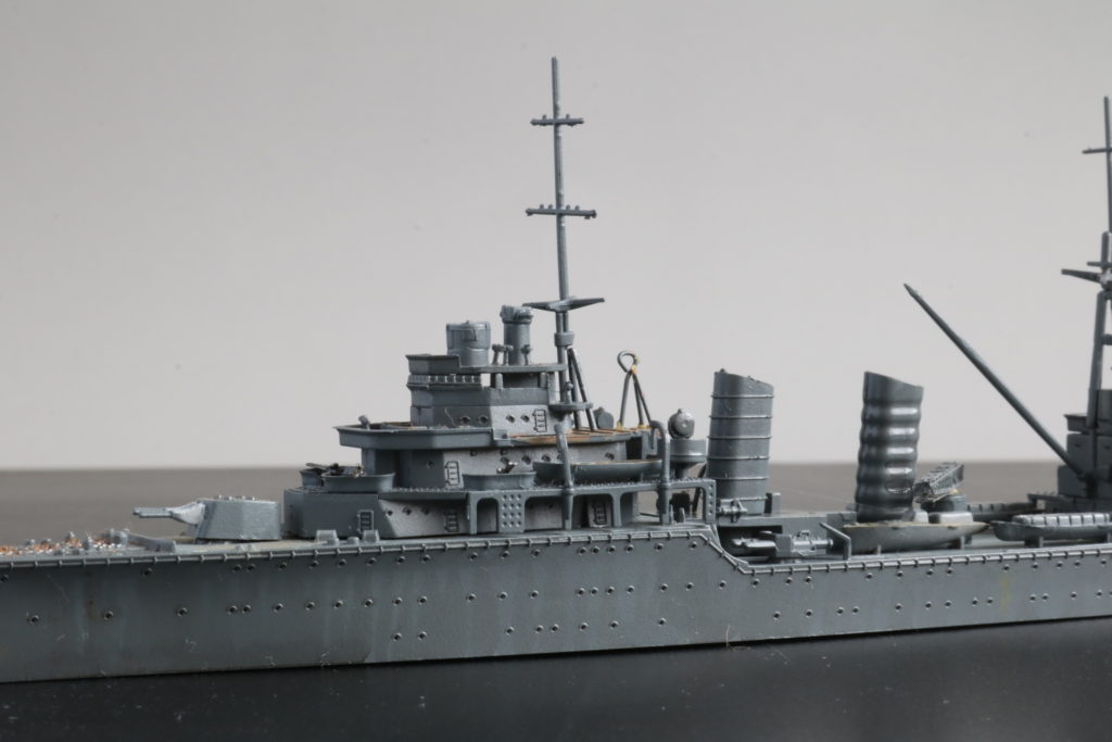 1/700艦艇模型の写真撮影レフ板使用時
軽巡洋艦 香椎（1942）
Light Cruiser Kashii
1/700
アオシマ
Aoshima
