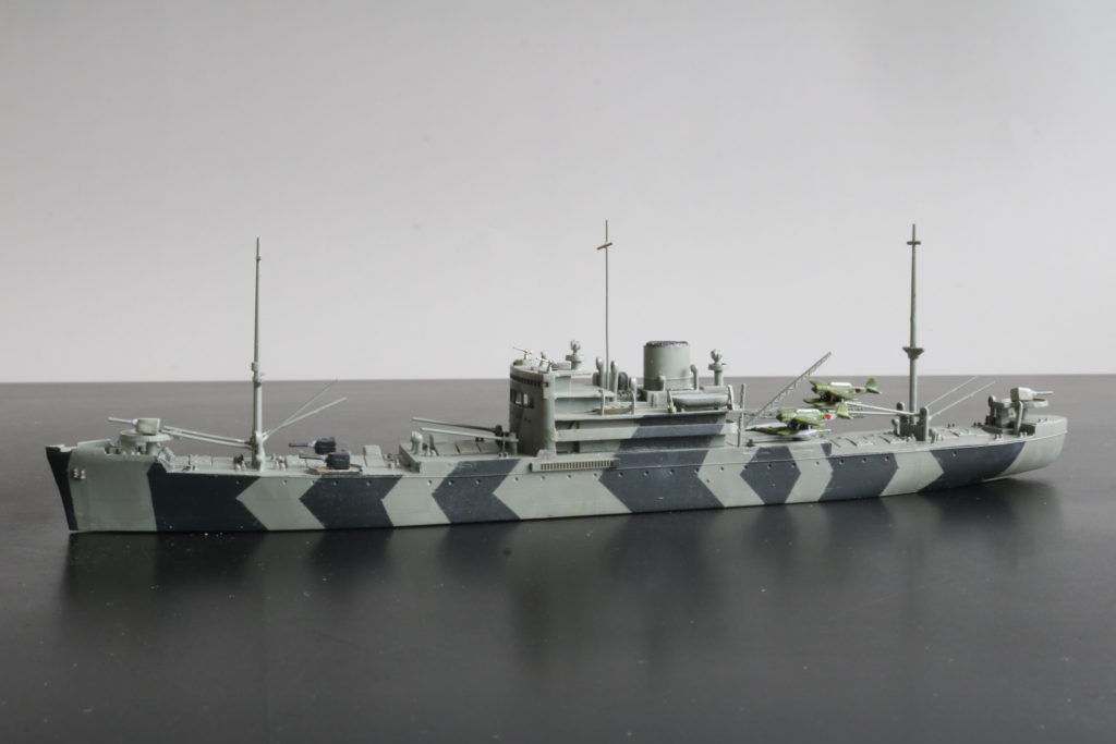 1/700艦艇模型の写真撮影レフ板未使用時
特設巡洋艦 粟田丸
Converted Merchant Cruiser  Awata maru
1/700