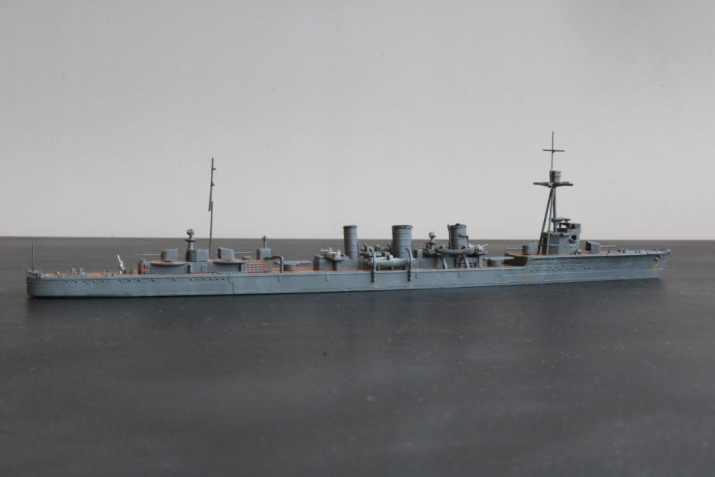 軽巡洋艦 天龍（1942）
 Light Cruiser Tenryu
1/700
ハセガワ
Hasegawa