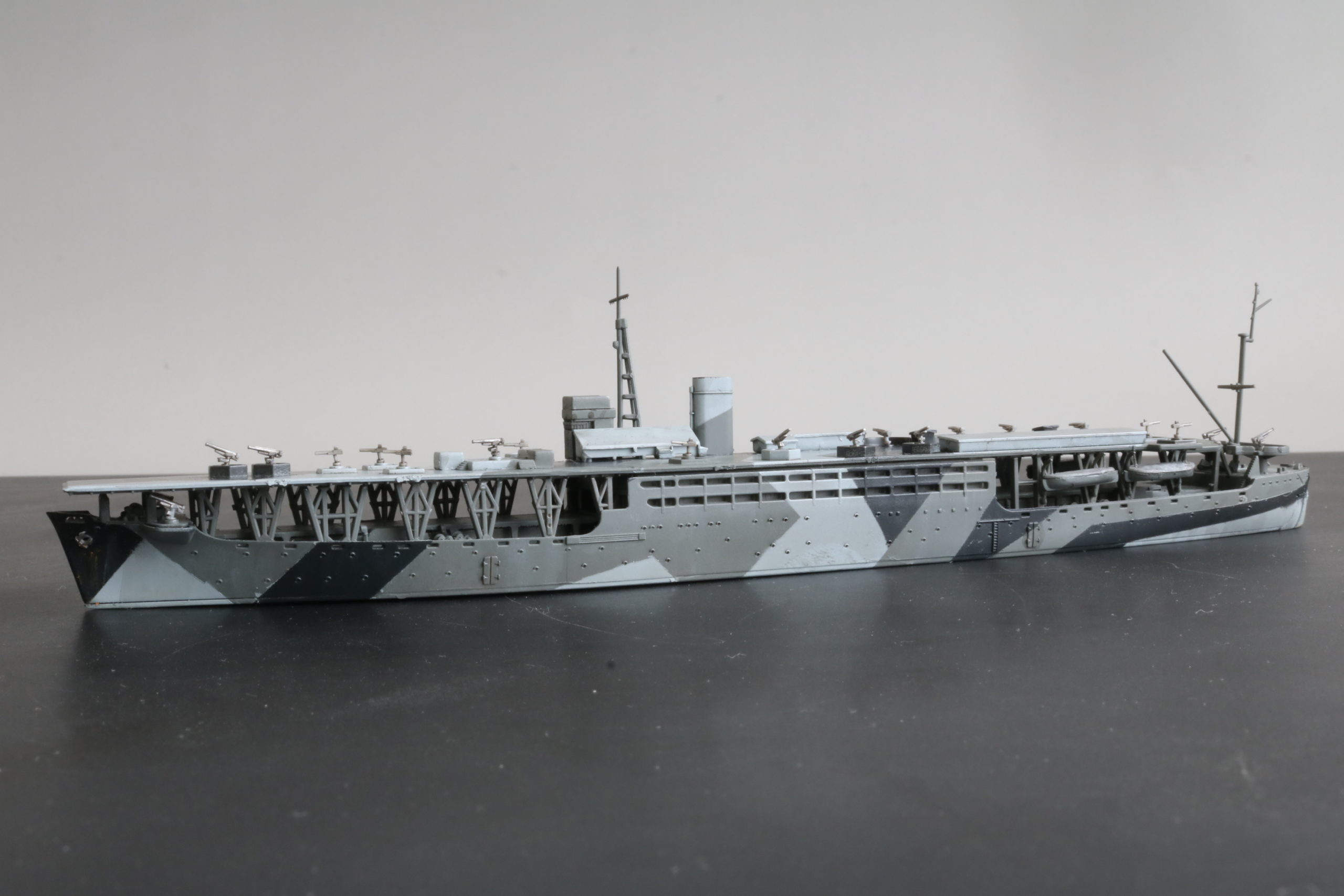 揚陸艦 あきつ丸 （1942） Landing Craft Carrier Akitsu maru 1/700 アオシマ Aoshima