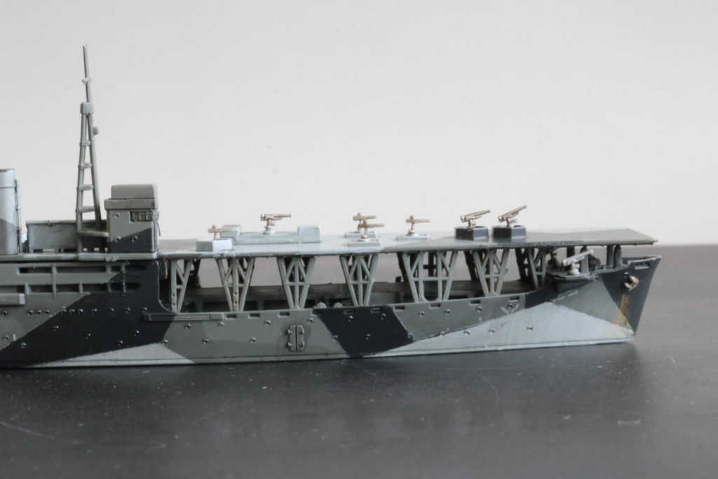 揚陸艦 あきつ丸 （1942）
Landing Craft Carrier Akitsu maru
1/700
アオシマ
Aoshima