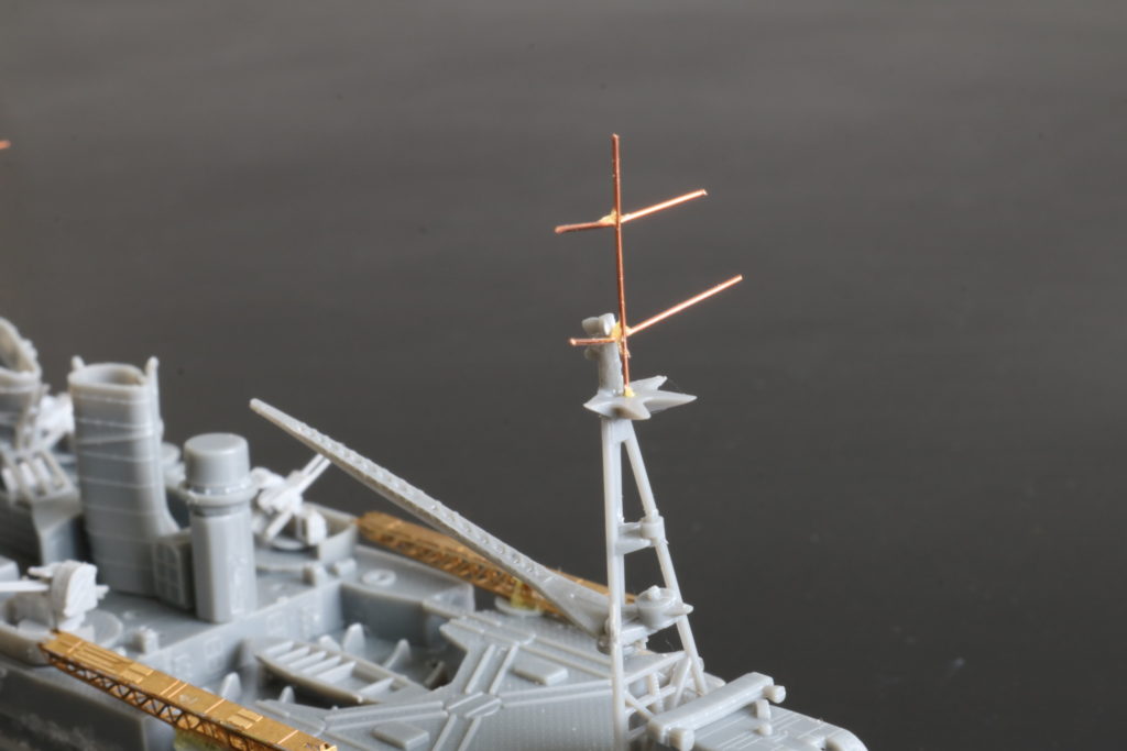 1/700艦艇模型のマスト
金属線化の工作例
重巡洋艦愛宕