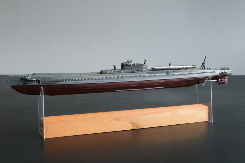 フルハル潜水艦の展示法
1/700
艦艇模型
