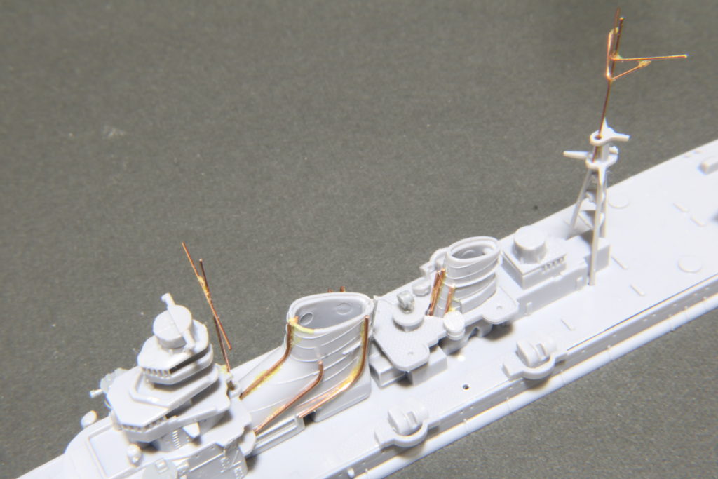 1/700艦艇模型のマスト
金属線化の工作例
重巡洋艦衣笠