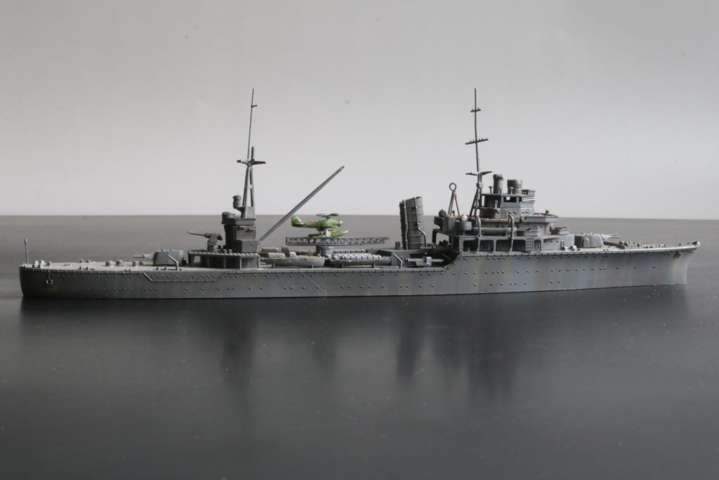 軽巡洋艦 香取（1943）
Light Cruiser Katori
1/700
アオシマ
Aoshima