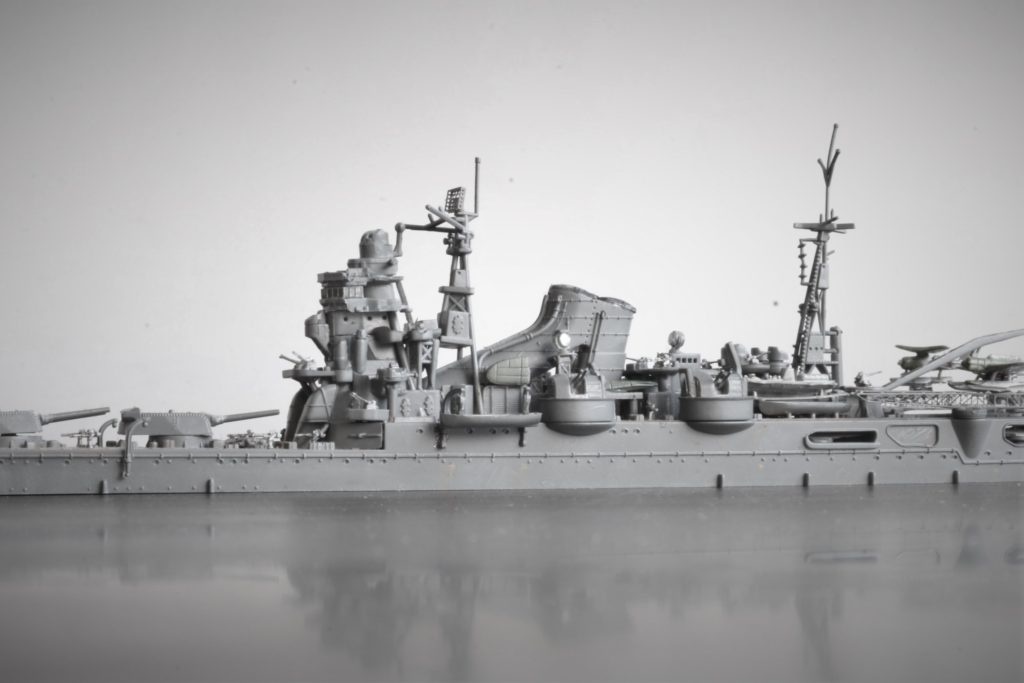 重巡洋艦　利根（1945）
Heavy Cruiser Tone
1/700
フジミ
Fujimi