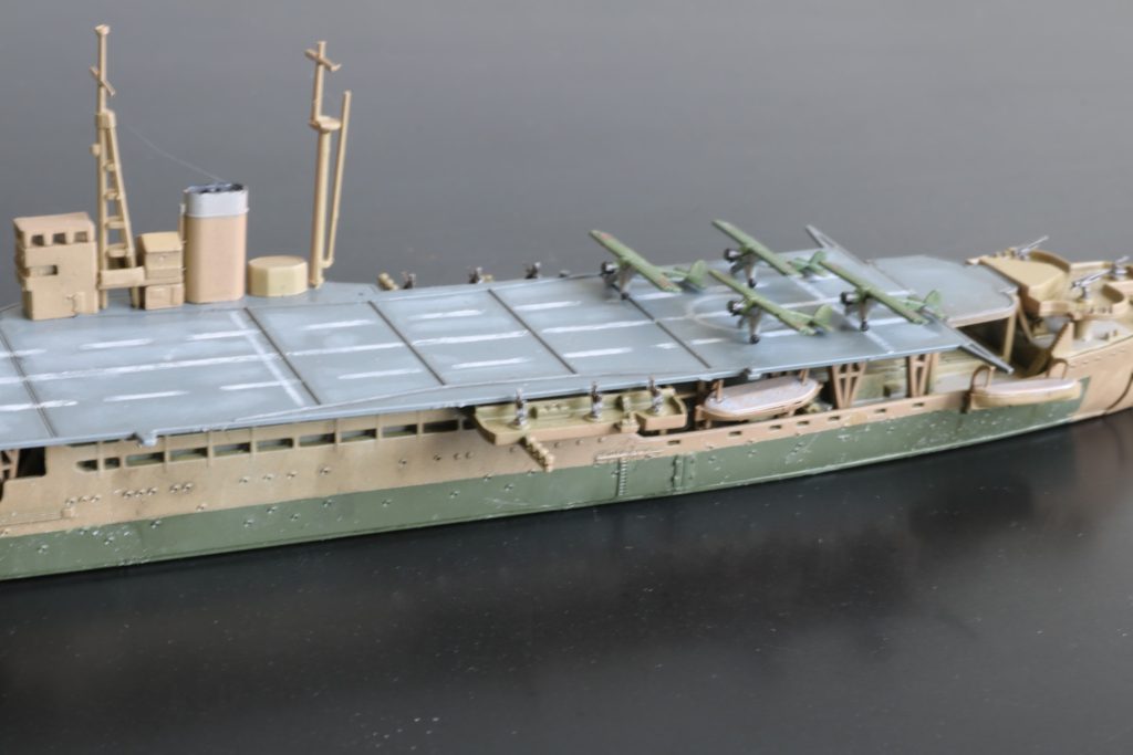 航空母艦 あきつ丸 （1944）
Aircraft Carrier Akitsu maru
1/700
アオシマ
Aoshima