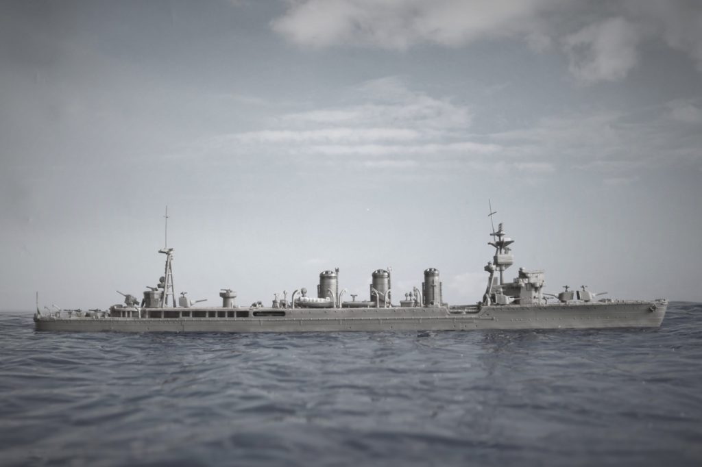 1/700艦艇模型での空表現
大判写真の使用
1/700艦艇模型での波表現
セロファン使用
軽巡洋艦多摩