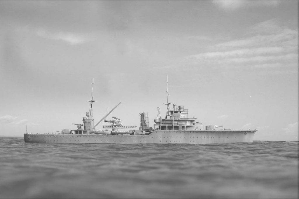 1/700艦艇模型での空表現
大判写真の使用
1/700艦艇模型での波表現
セロファン使用
軽巡洋艦香取