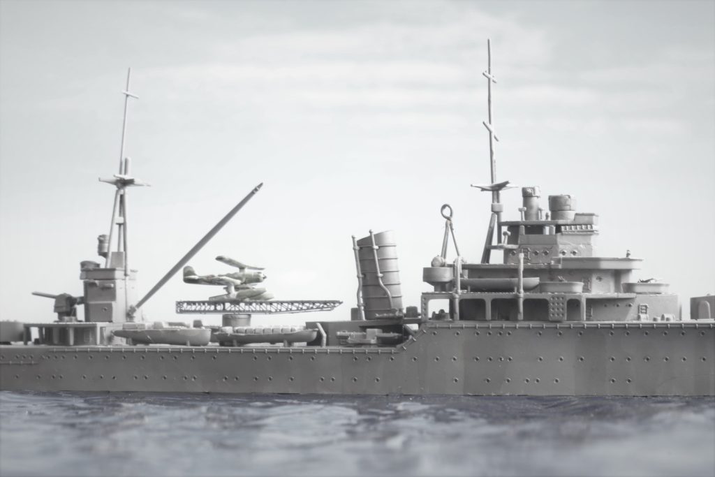 軽巡洋艦　香取
Light cruiser Katori
1/700
アオシマ
Aoshima