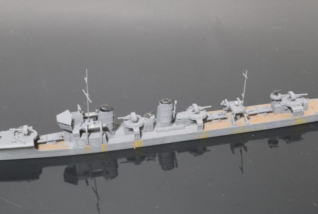 1/700艦艇模型のマスト
金属線化の工作例
駆逐艦
ピアノ線