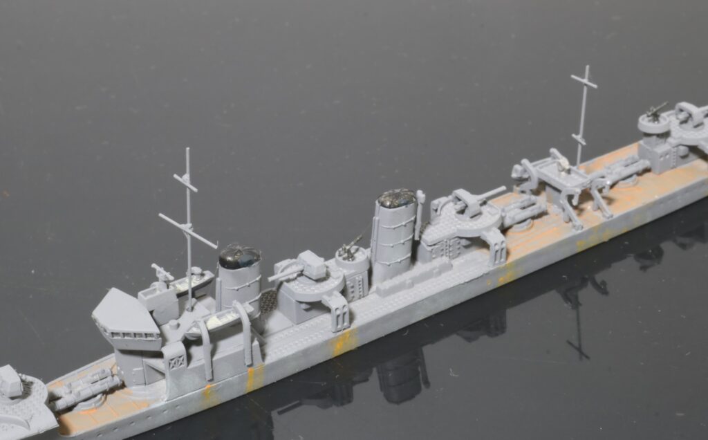 1/700艦艇模型のマスト
金属線化の工作例
駆逐艦
ピアノ線