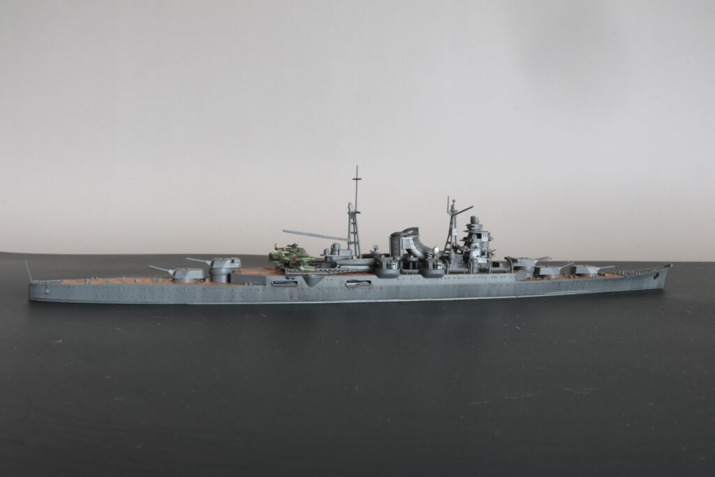 軽巡洋艦 三隈 （1942）
Light Cruiser Mikuma
1/700
タミヤ
TAMIYA