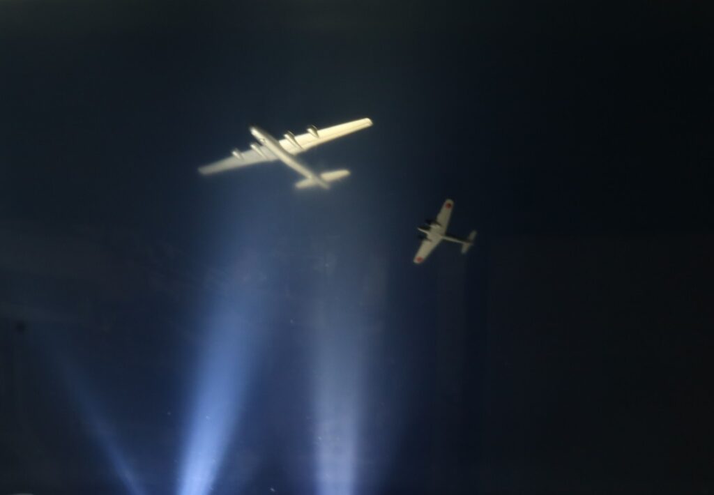 B29vs月光
粘土ゲルを用いた夜間戦闘のジオラマ