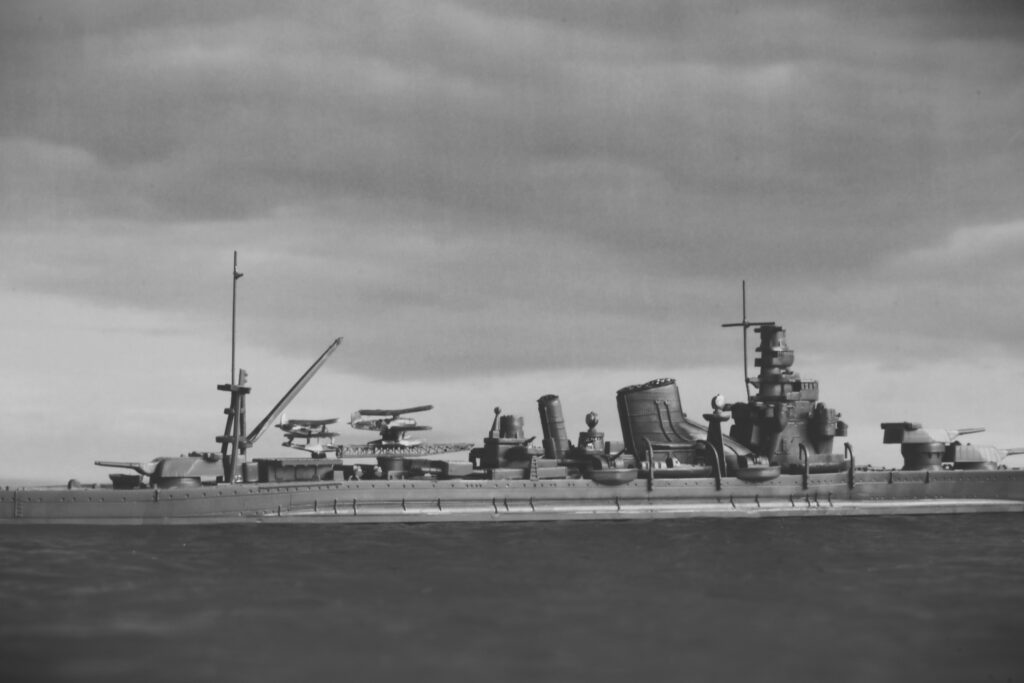 重巡洋艦 古鷹
Heavy Cruiser Furutaka
1/700
ハセガワ
HASEGAWA