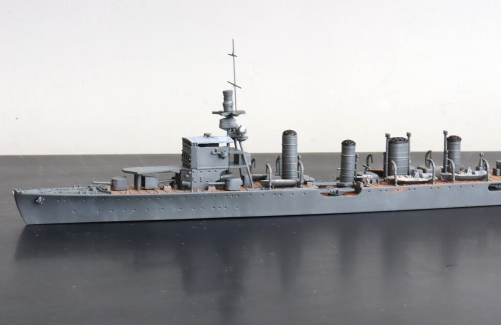軽巡洋艦 川内
Light Cruiser Jintsu
1/700
アオシマ
Aoshima