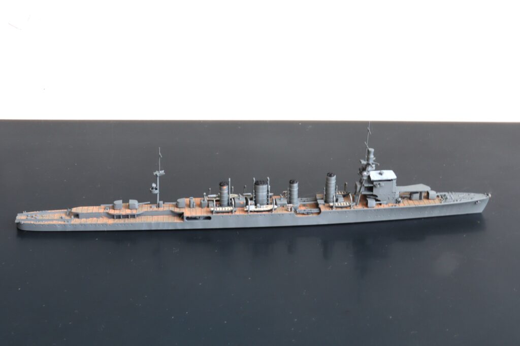 軽巡洋艦 川内
Light Cruiser Jintsu
1/700
アオシマ
Aoshima
