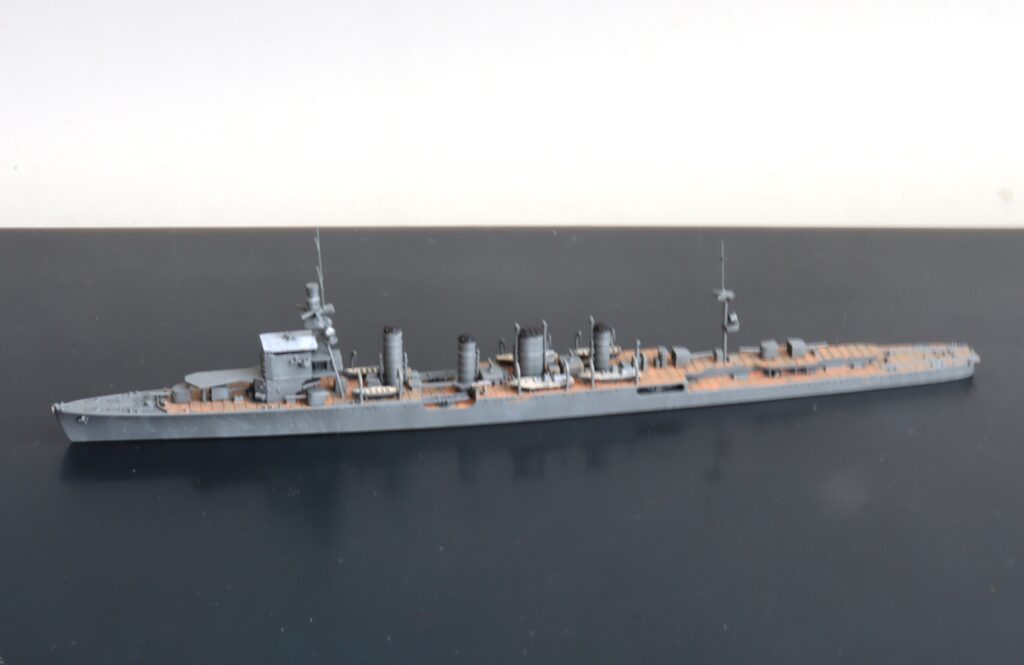 軽巡洋艦 川内
Light Cruiser Jintsu
1/700
アオシマ
Aoshima