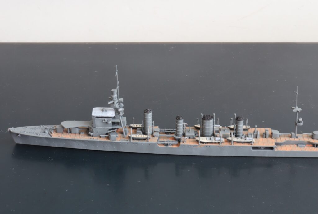 軽巡洋艦 川内
Light Cruiser Jintsu
1/700
アオシマ
Aoshima