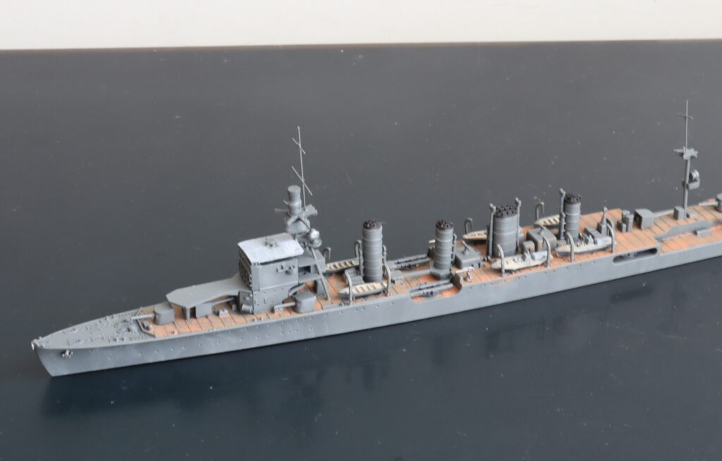 軽巡洋艦 川内
Light Cruiser Jintsu
1/700
アオシマ
Aoshima