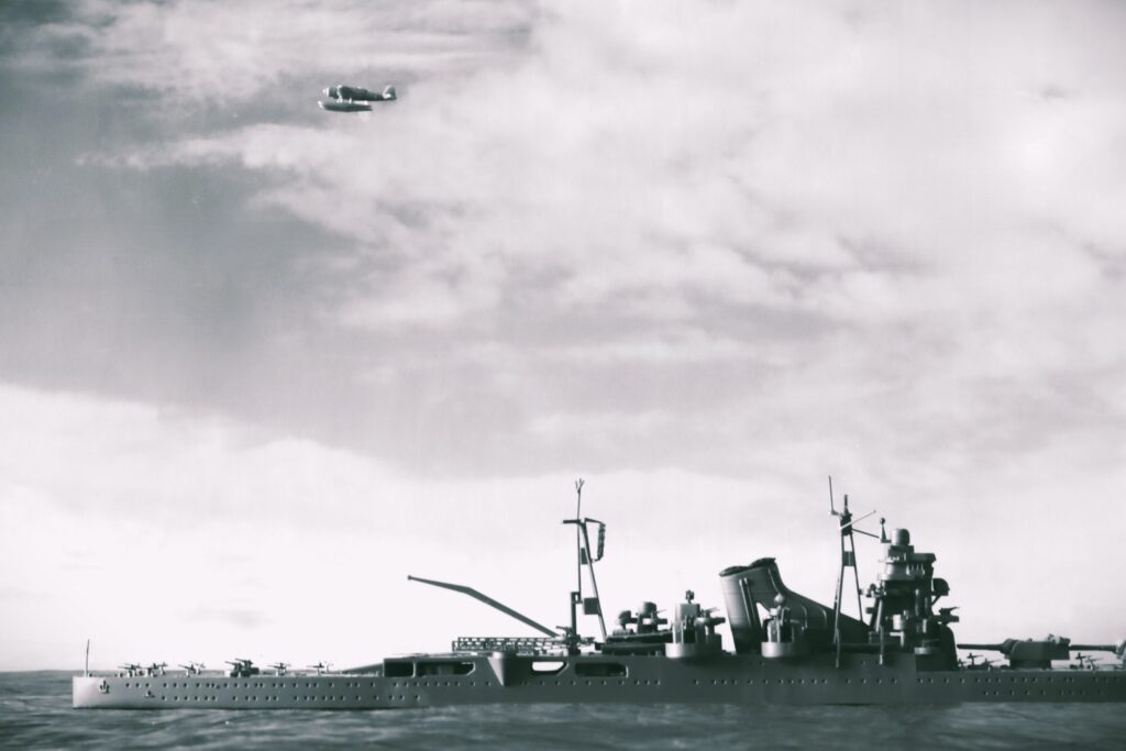 艦載機発艦-1 
Carrier-based planes take off-1 
1/700艦艇模型での航空機発艦シーン