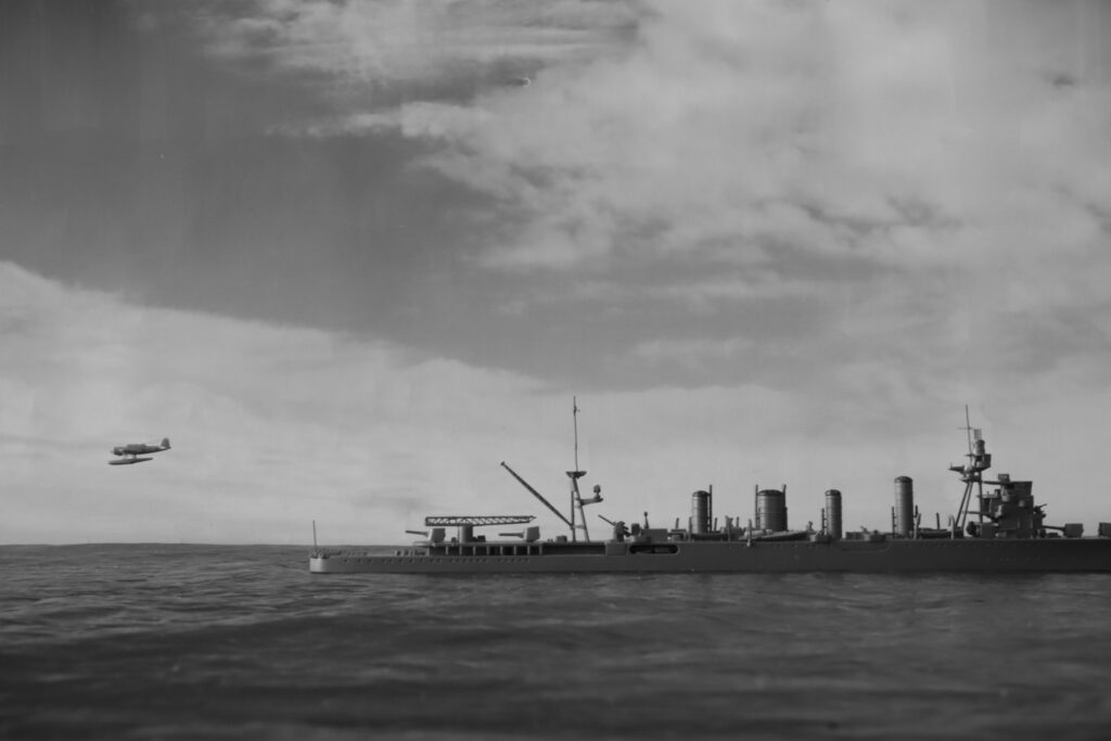 艦載機発艦-1 
Carrier-based planes take off-1 
1/700艦艇模型での航空機発艦シーン