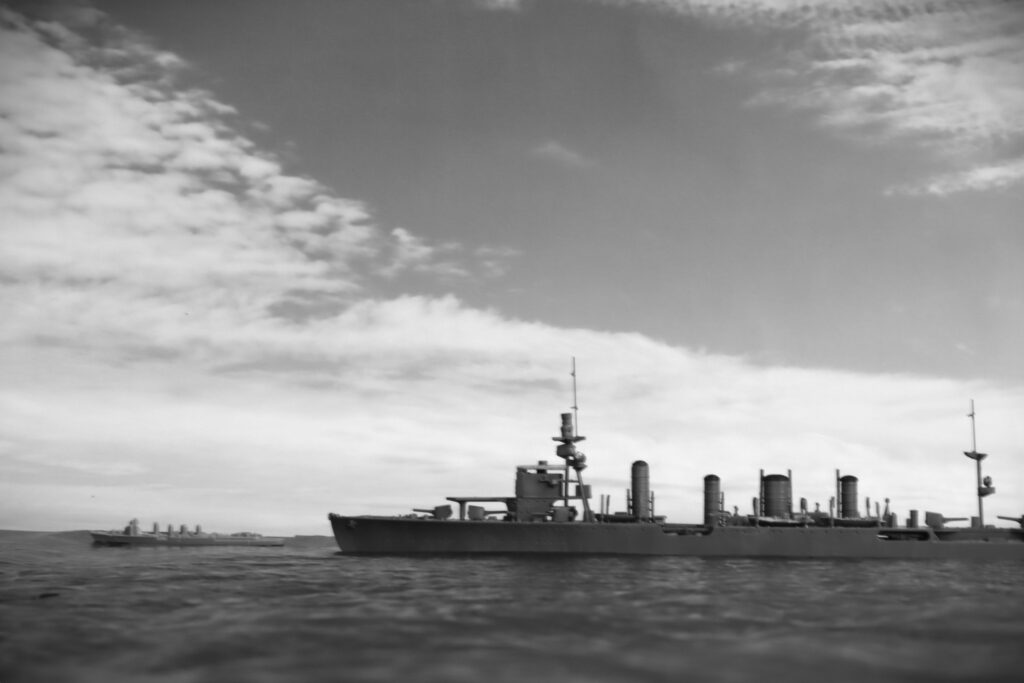 軽巡洋艦 川内
Light Cruiser Jintsu
1/700
アオシマ
Aoshima