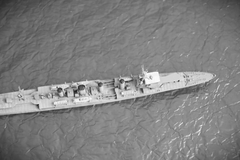 軽巡洋艦 川内
Light Cruiser Jintsu
1/700
アオシマ
Aoshima