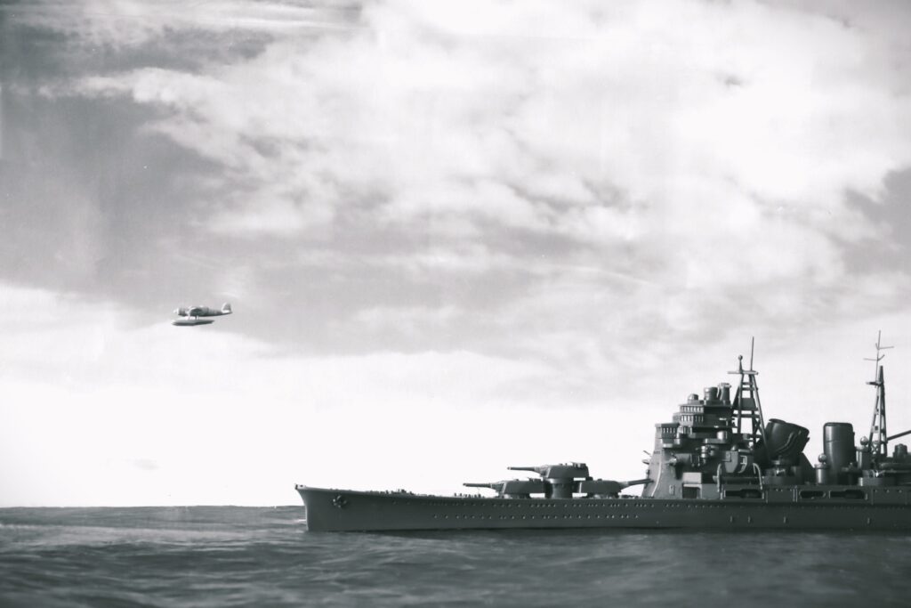 情景写真6(艦載機発艦)
Airplanes take off
1/700艦艇模型
艦載機が発艦している情景写真