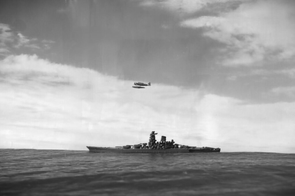 情景写真6(艦載機発艦)
Airplanes take off
1/700艦艇模型
艦載機が発艦している情景写真