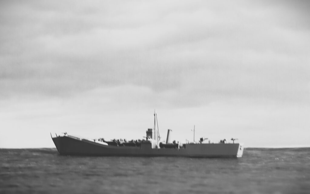 二等輸送艦 101型 （1944）
2nd Class Landing ship
1/700
タミヤ
TAMIYA