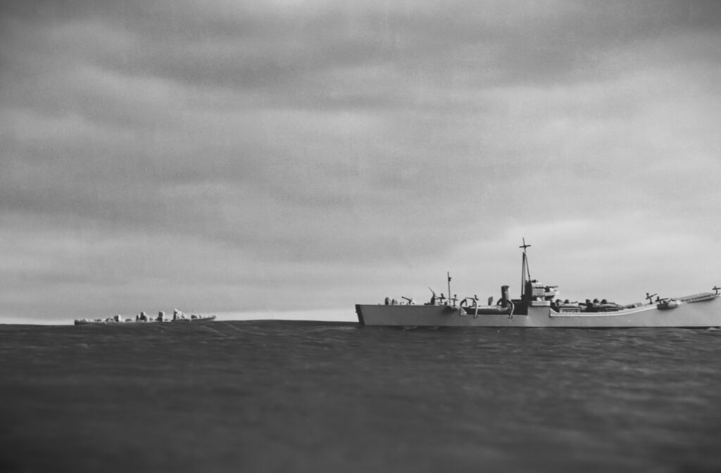 二等輸送艦 101型 （1944）
2nd Class Landing ship
1/700
タミヤ
TAMIYA