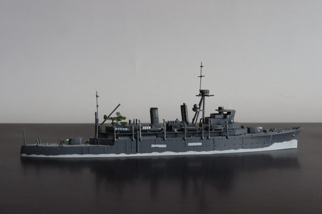 潜水母艦 長鯨
Submarine tender Chougei
1/700
ピットロード
PIT-ROAD